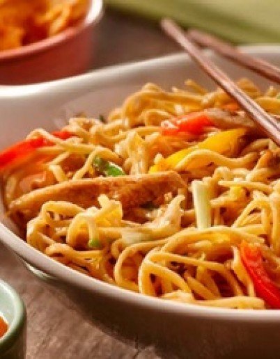 NOODLES ΜΕ ΤΟΦΟΥ ΚΟΛΟΚΥΘΑΚΙΑ ΚΑΙ ΚΡΕΜΑ ΑΜΥΓΔΑΛΟΥ