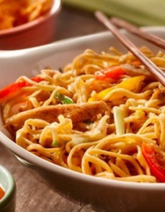 NOODLES ΜΕ ΤΟΦΟΥ ΚΟΛΟΚΥΘΑΚΙΑ ΚΑΙ ΚΡΕΜΑ ΑΜΥΓΔΑΛΟΥ NOODLES ΜΕ ΤΟΦΟΥ ΚΟΛΟΚΥΘΑΚΙΑ ΚΑΙ ΚΡΕΜΑ ΑΜΥΓΔΑΛΟΥ