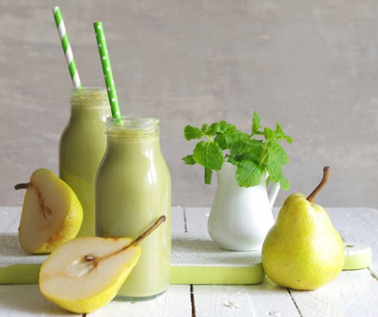 ΑΧΛΑΔΙ-ΣΠΑΝΑΚΙ SMOOTHIE  ΜΕ ΓΙΑΟΥΡΤΙ ΑΠΟ ΛΟΥΠΙΝΟ